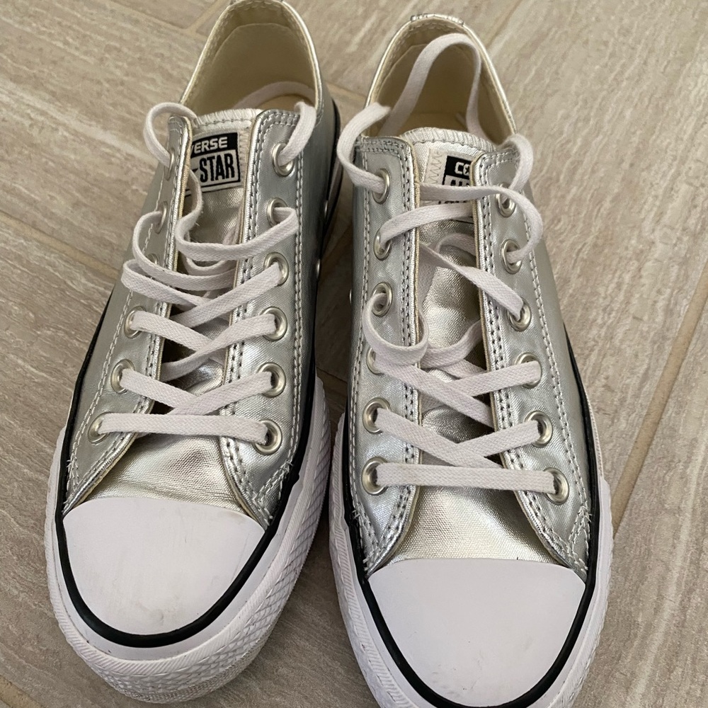 Converse Plataform Silver. Size 6. - Picture 2 of 6